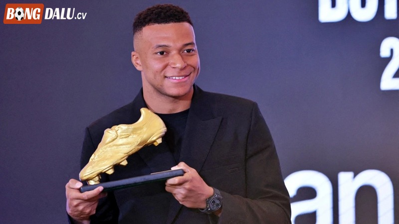 Ai là chủ nhân của Chiếc Giày Vàng Châu Âu 2025?
